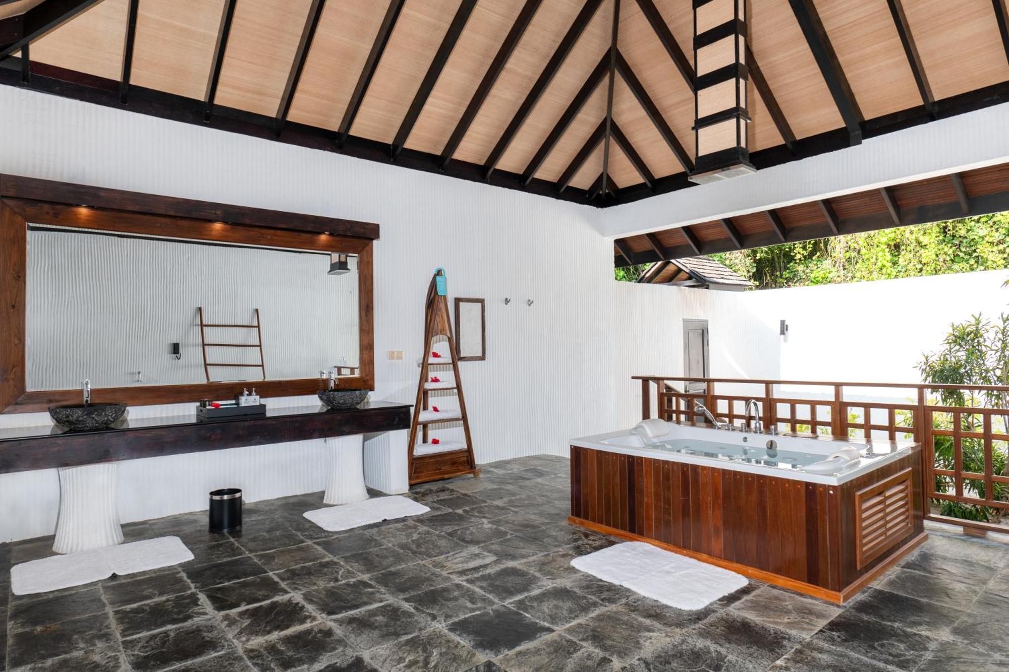 ไฮด์อเวย์ บีช รีสอร์ต แอนด์ สปา Hotel Dhidhdhoo  ภายนอก รูปภาพ