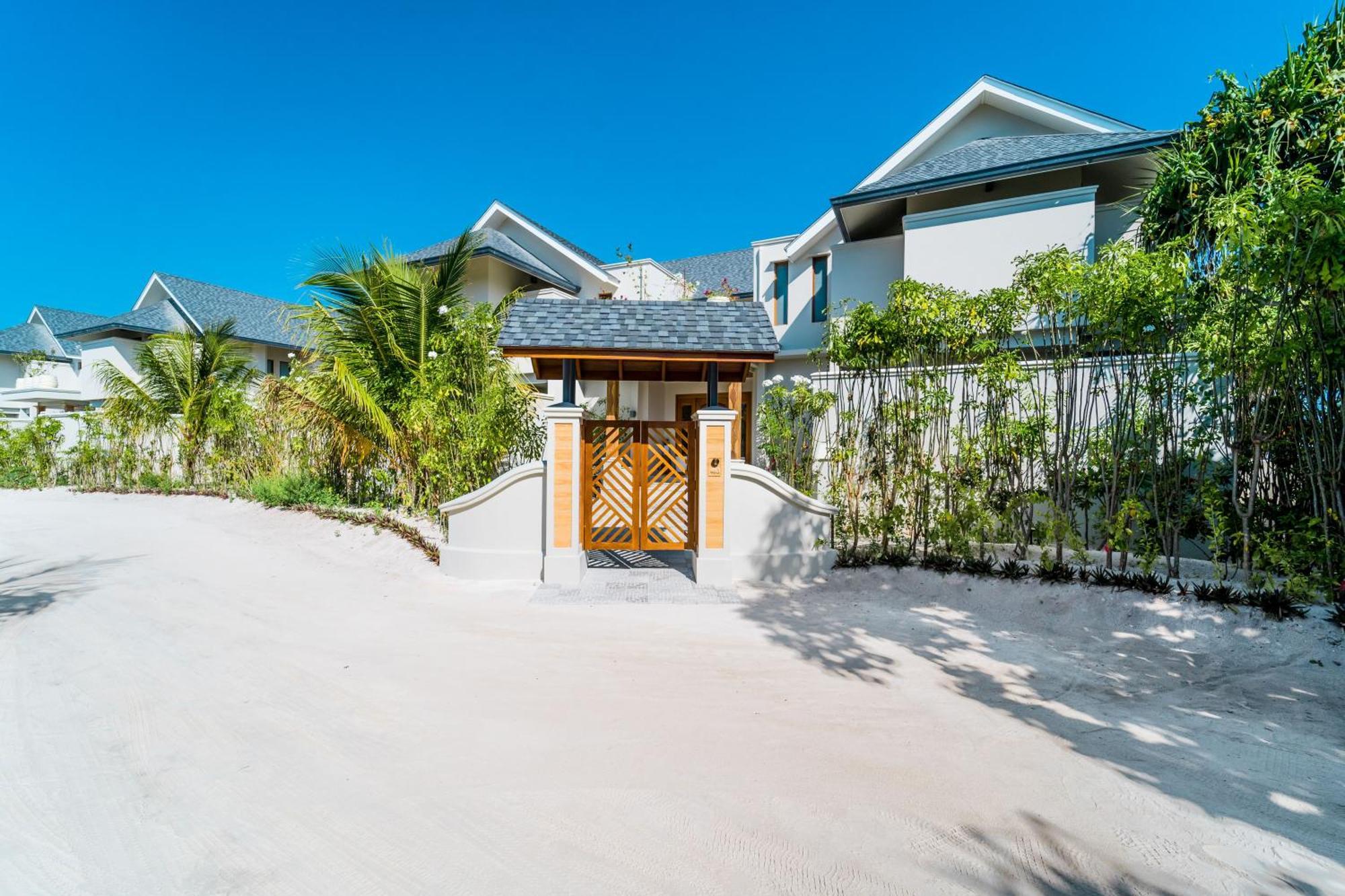 ไฮด์อเวย์ บีช รีสอร์ต แอนด์ สปา Hotel Dhidhdhoo  ภายนอก รูปภาพ